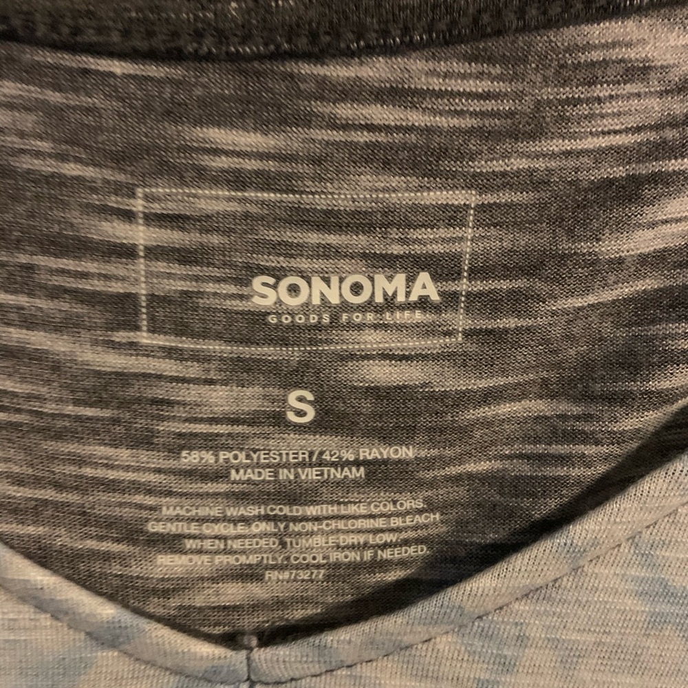 Cold shoulder top - Picture 3 of 3